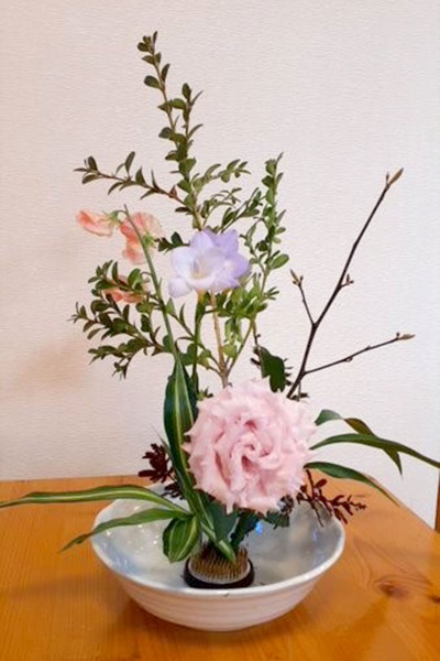 花と触れ合う新春生け花教室 花と触れ合う新春生け花教室